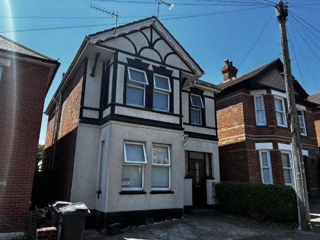 Hankinson Road, Charminster 5 bed semi detached house to rent £2,500 pcm £577 pw