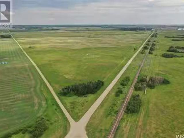 Hanley 30 Acres With Utilities, Hanley, SK, S0G 0A6 vacant l.