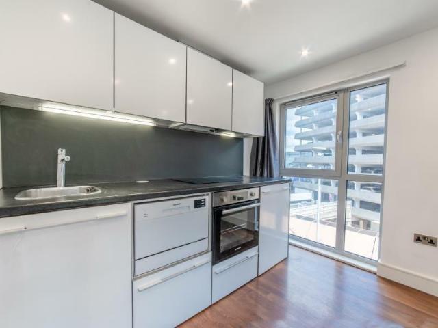 Hanley Street, Nottingham. 2 bed flat to rent £1,250 pcm £288 pw