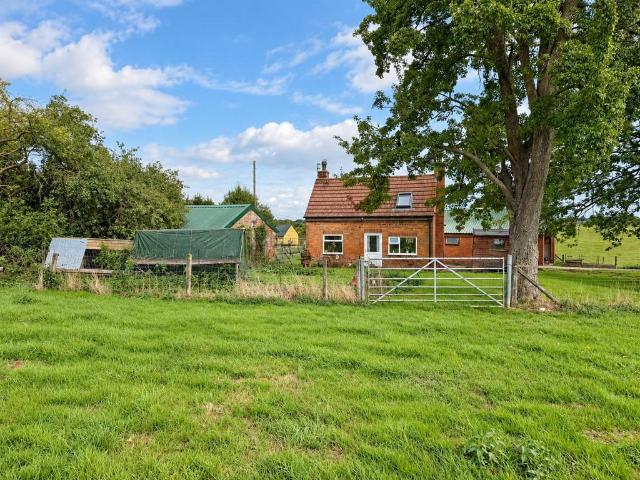 Hanmer, Nr Whitchurch 2 bed cottage to rent £1,500 pcm £346 pw