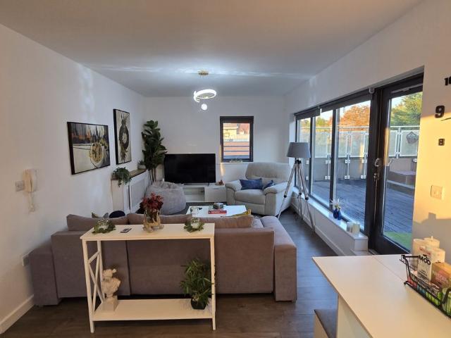 Hannah Court, London NW9, 2 bed flat to rent, £2,700 pcm | PrimeLocation