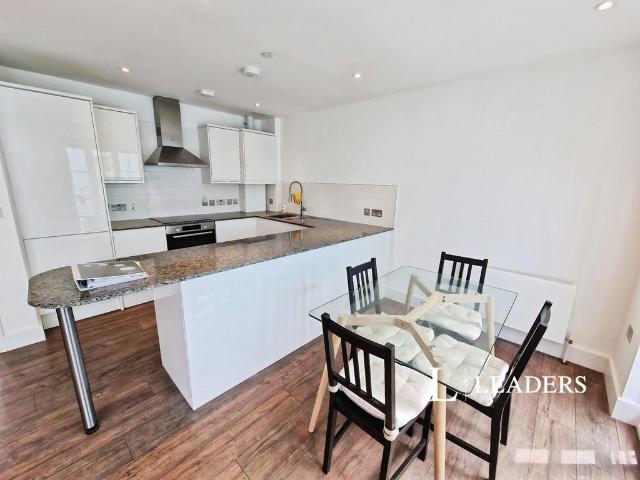 Hanningtons Lane, Brighton, East. 2 bed flat to rent £1,800 pcm £415 pw
