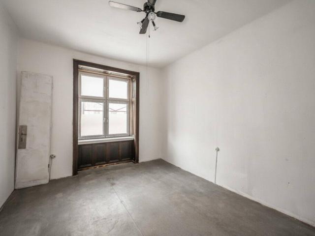NEU+ Sanierungsbedürftige 2 Zimmer Altbauwohnung nahe Hannovermarkt