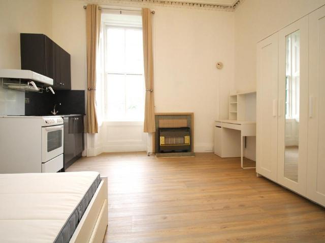 Hanover Court, Dyce Lane, Glasgow, G11 5LX, United Kingdom | Room for rent #72494175 | Rentberry