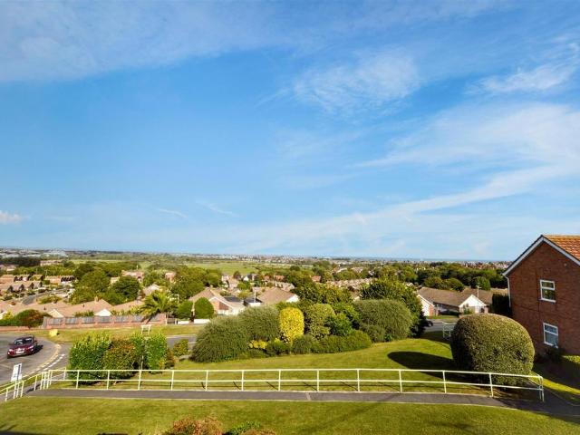 Hanover Court, Rodmill Road, BN21 1 bed retirement property to rent £750 pcm £173 pw