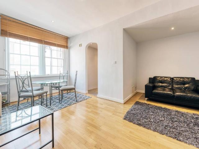 Hanover Gate Mansions, Park Road 1 bed flat to rent £2,500 pcm £577 pw