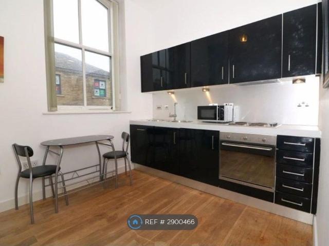 Hanover House, Bradford BD1, Studio to rent, £500 pcm | PrimeLocation