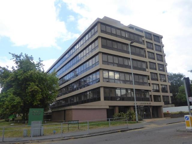 Hanover House, 202 Kings Road. 1 bed apartment to rent £1,200 pcm £277 pw