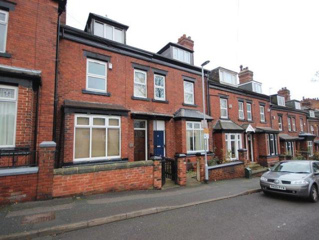 Hanover Square, Hyde Park, Leeds. 5 bed terraced house to rent £2,427 pcm £560 pw