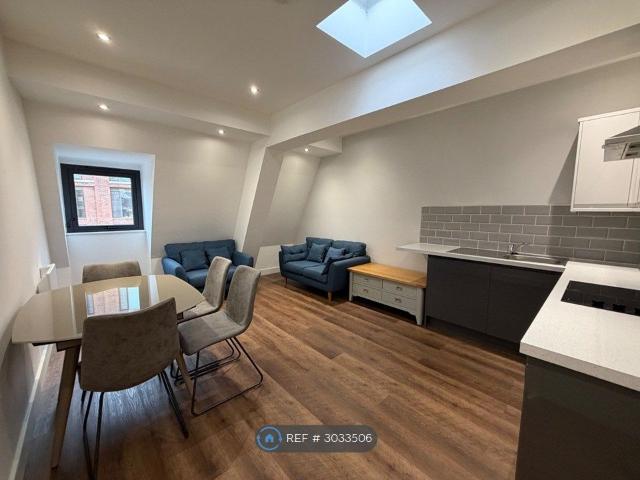 Hanover Square, Leeds LS3, 1 bed flat to rent, £850 pcm | PrimeLocation