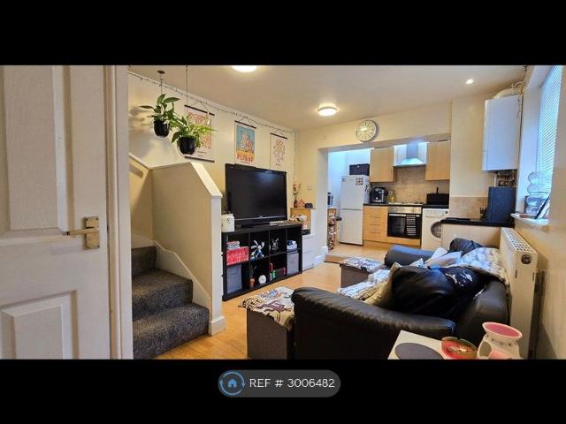Hanover Square, Leeds LS3, 2 bed semi detached house to rent, £995 pcm | PrimeLocation