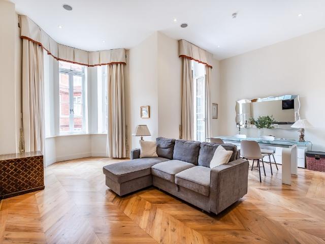 Hans Crescent, London SW1X, 2 bed flat to rent, £5,633 pcm | PrimeLocation
