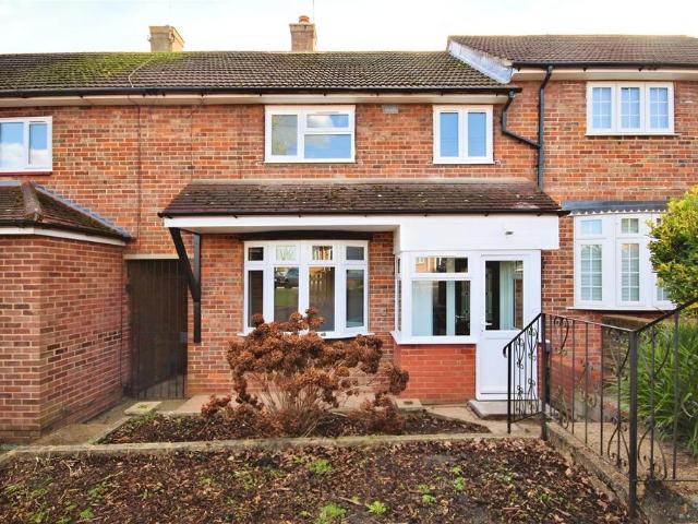 Hanson Drive, Debden Green, IG10 2JB, United Kingdom | 3 bed townhouse for rent #139264705 | Rentberry