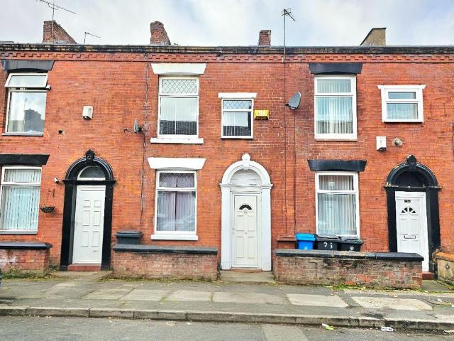 Hanson Street, Oldham, OL4 2 bed terraced house to rent £895 pcm £207 pw