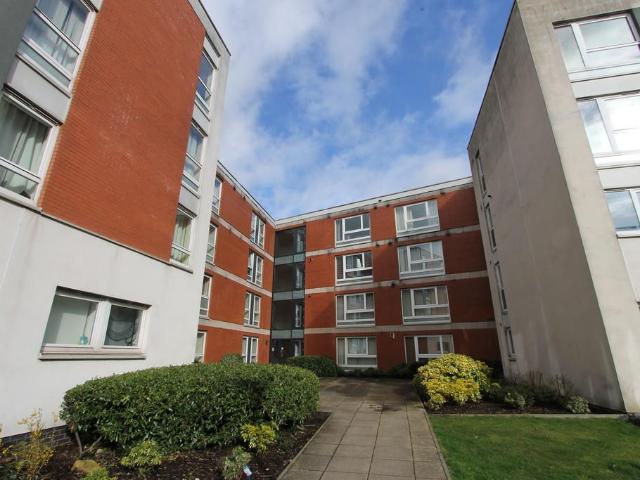 Hanson Park, Dennistoun 2 bed ground floor flat to rent £1,150 pcm £265 pw