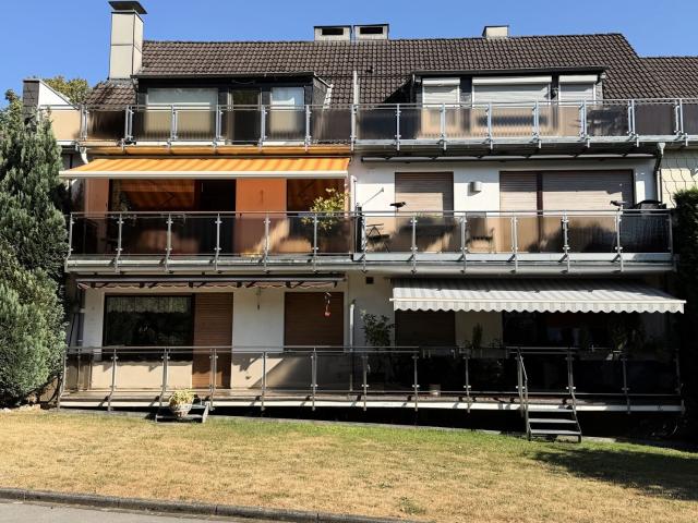 Haan: Renovierungsbedürftige 2 Zimmer Dachgeschosswohnung mit Balkon und Außenstellplatz!