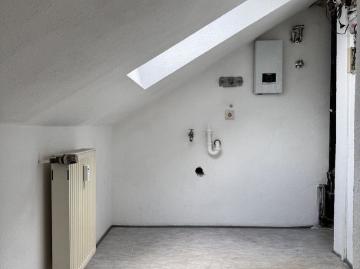 Haan Zentrum Fußgängerzone! Großzügige Dachgeschosswohnung mit 2,5 Zimmern!