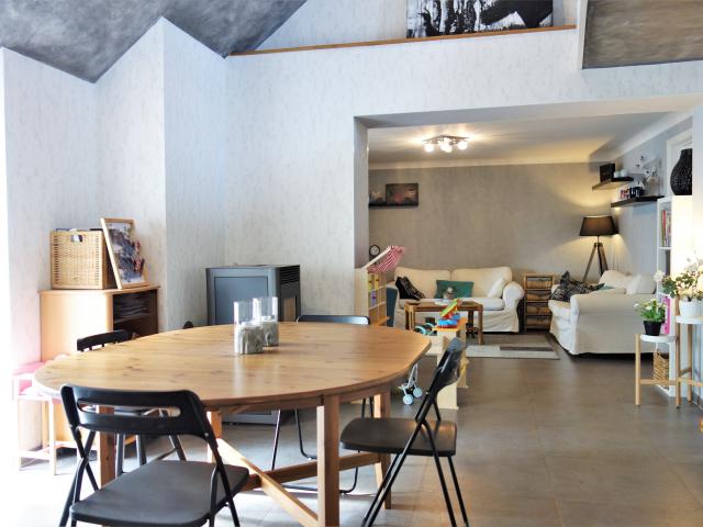 Habay La Neuve, Duplex 2 chambres, terrasse, jardin, garage