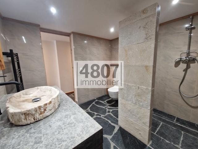 HABERE LULLIN T3 en RDC de 103 m2