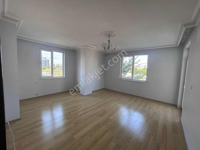 Habibler Mah Ara Kat Asansörlü Masrafsız Geniş Kullanışlı Daire