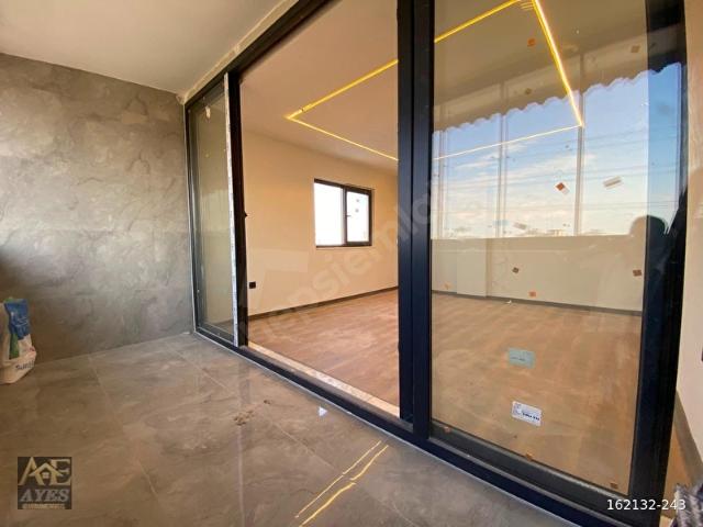 Habibler Mahallesinde 4+1 180 m Asansörlü Çift Giyinme Odalı Kış Balkonu