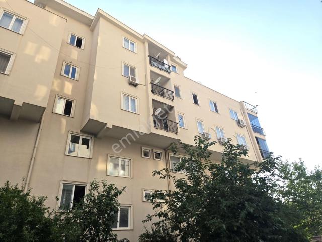 Habiplerde Arakat Asansörlü Geniş 1+1 Daire