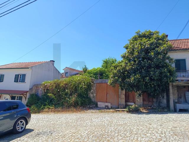 Habitação em ruína, para reconstrução total ou construção de prédio, na cidade de São Pedo do Sul!
