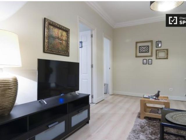 Habitación moderna en un apartamento de 8 dormitorios en Abando, Bilbao
