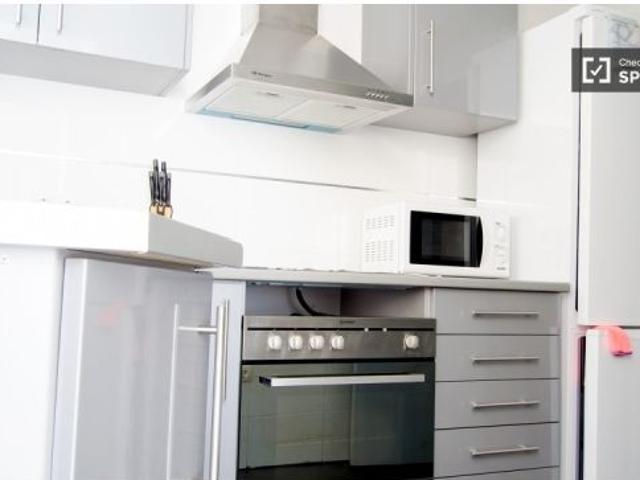 Habitación acogedora con calefacción en piso compartido, Benimaclet