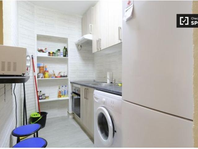 Habitación acogedora con cama individual en alquiler en Getafe