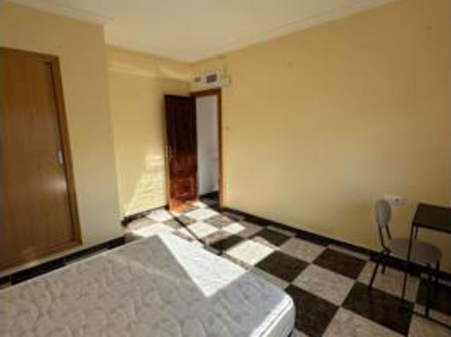 Habitación Alquiler Gandia, República Argentina Iglesia Cristo Rey