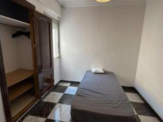 Habitación Alquiler Gandia, República Argentina Iglesia Cristo Rey
