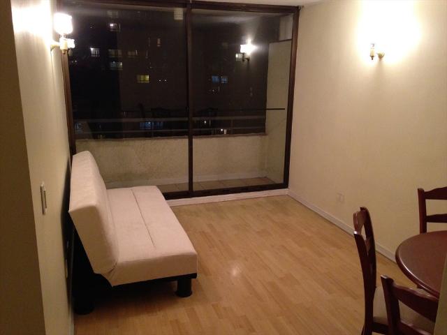 Habitación amoblada en moderno depto, Metro Santa Lucía / U de Chile