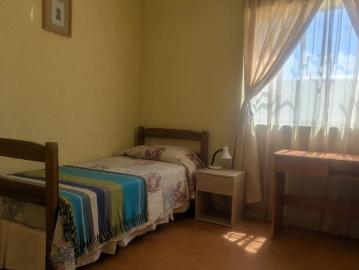 Habitación amplia y cómoda en Cerro Alegre, ideal para estudiante o profesional