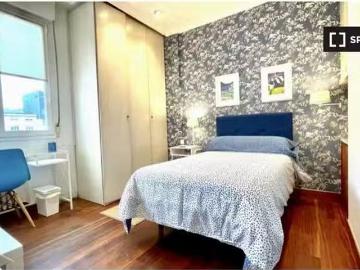 Habitación amplia, acogedora y muy cómoda
