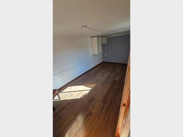 Habitación amplia independiente con baño privado