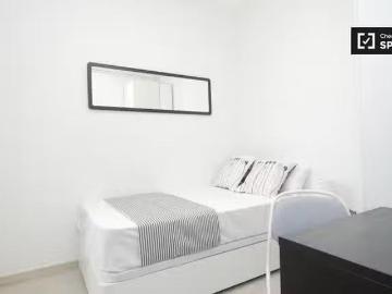 Habitación amueblada Apartamento de 7 dormitorios Horta Guinar.