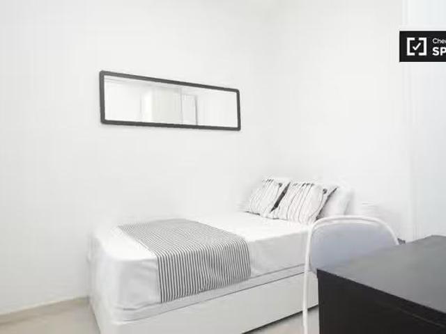 Habitación amueblada Apartamento de 7 dormitorios Horta Guinar.