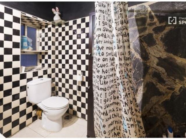 Habitación amueblada con escritorio en piso compartido, Puerta del Ángel