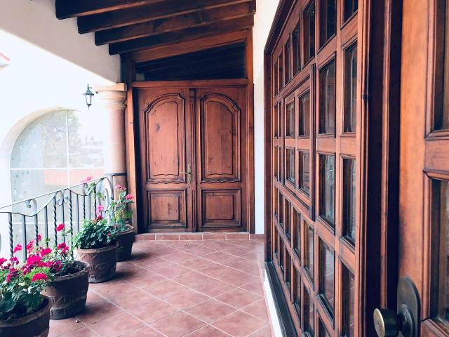HABITACION AMUEBLADA CON SERVICIOS