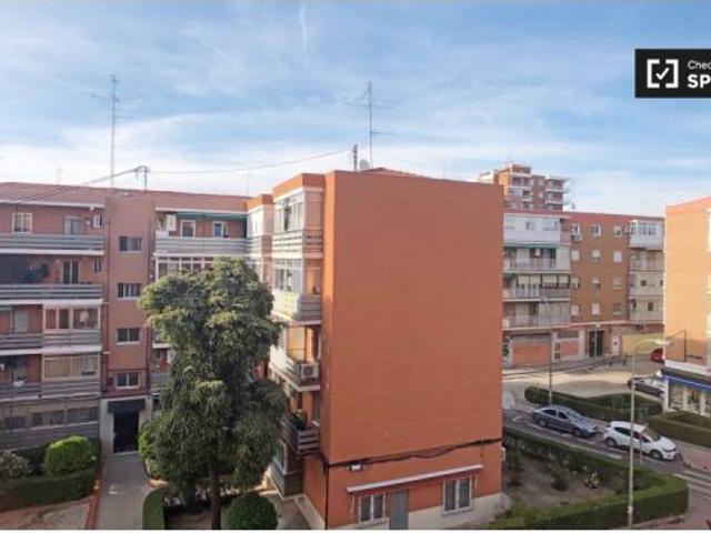 Habitación amueblada en un apartamento de 3 dormitorios en Casa de Campo