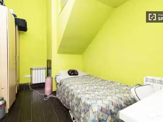 Habitación amueblada en piso compartido Puerta del Ángel, Madrid