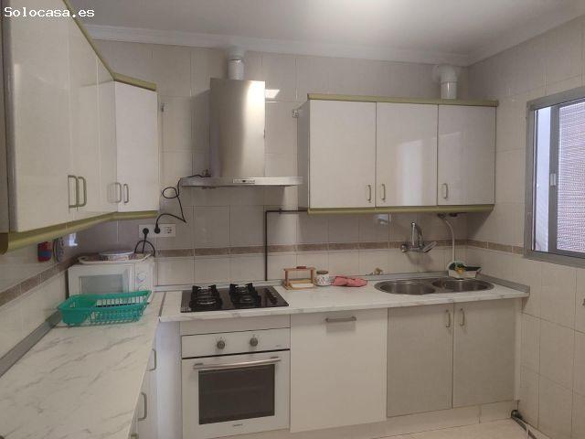 HABITACIÓN CASA COPARTIDA CON PISCINA?