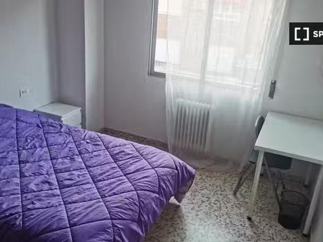 Habitación compartida de 4 habitaciones en Camino de Ronda, Gr.