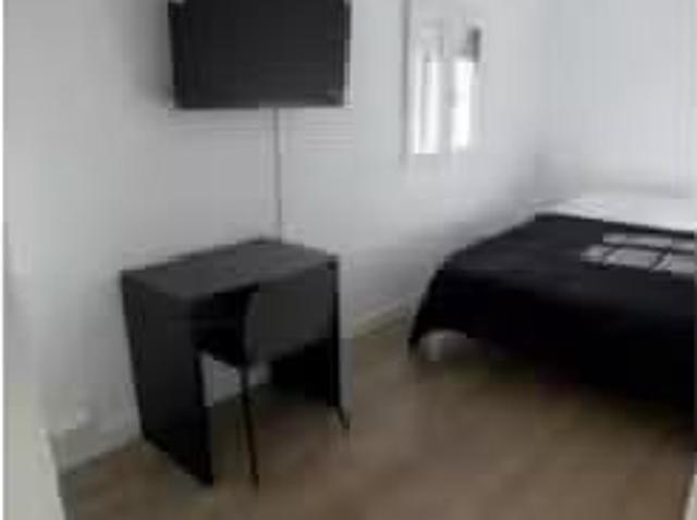 Habitación compartida de 4 habitaciones en alquiler en Almendr.