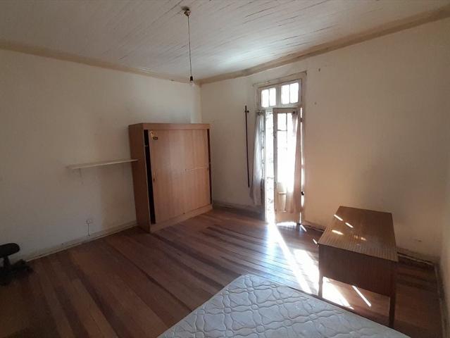 Habitación con balcón