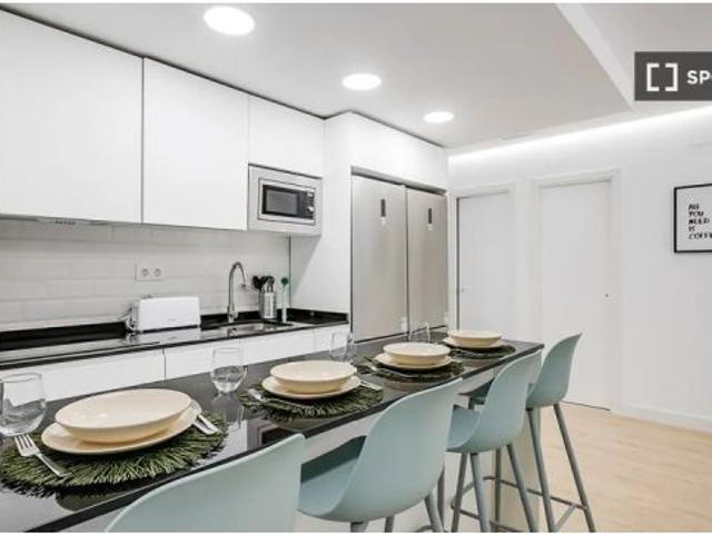 Habitación con balcón en alquiler en Coliving en Puerta Del Ángel, Madrid