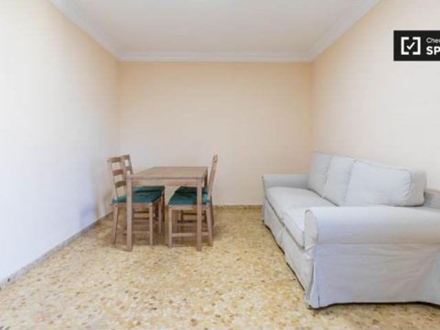 Habitación con baño en alquiler en un apartamento de 3 dormitorios, Benimaclet