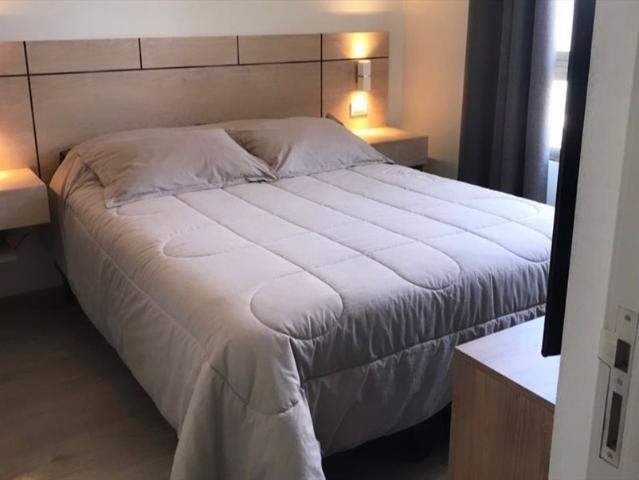 Habitación con baño privado metro Macul