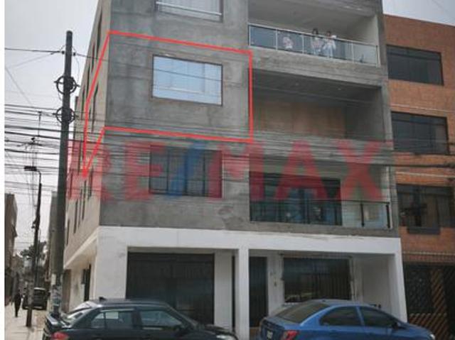 Habitación Con Baño Privado En Alquiler – Cerca A Estación San Martín | Sjl